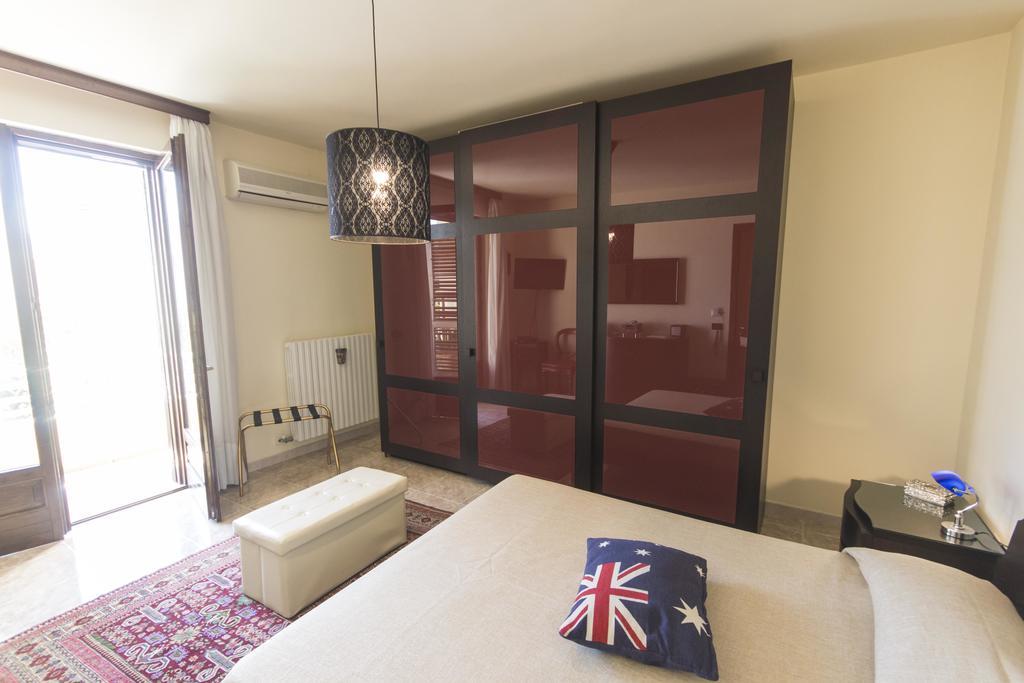 ลักชัวรี บีแอนด์บี เลชเช Bed & Breakfast ภายนอก รูปภาพ